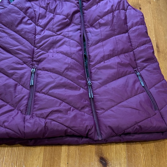 New Balance Maroon Hooded Puffer Vest - Picture 9 of 13